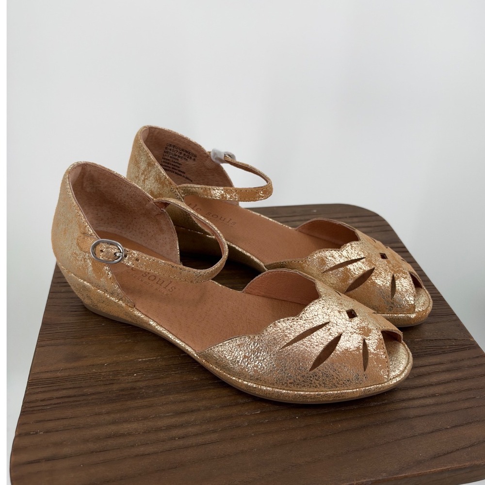 Gentle Souls Kenneth Cole Lily Moon Gold Metallic Demi Wedge Sandal Size 9 NIB